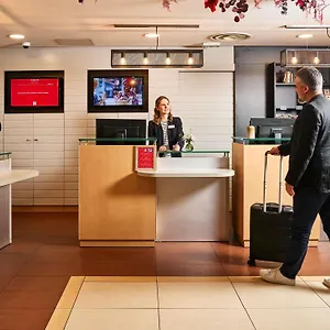 Ibis Paris La Défense Esplanade Hotel