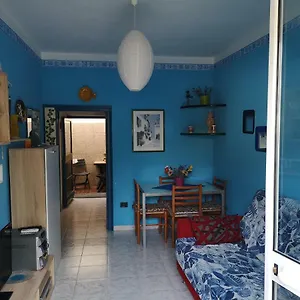 mondello-blue-house.sicilyhotelsitaly.net/