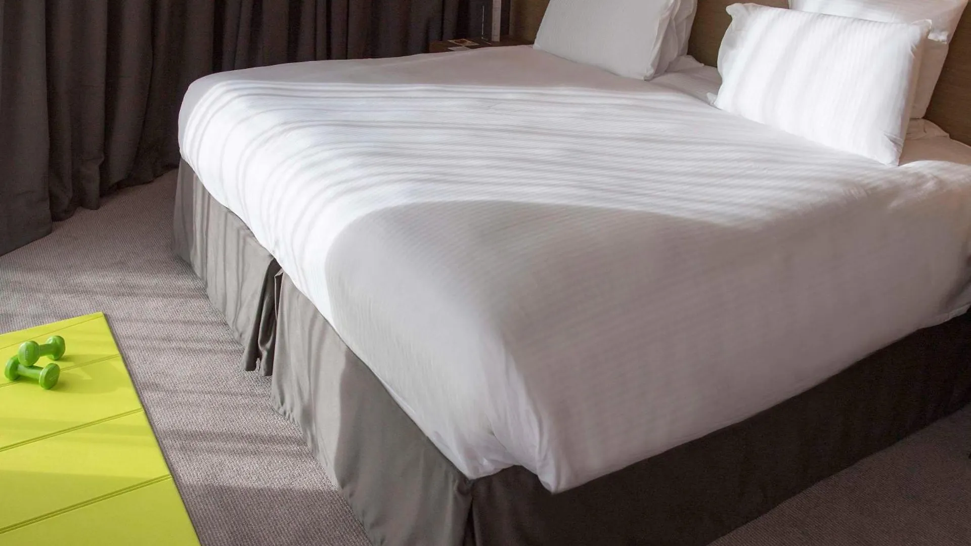 Hotel Pullman Paris Roissy Cdg Airport 4*, Roissy-en-France